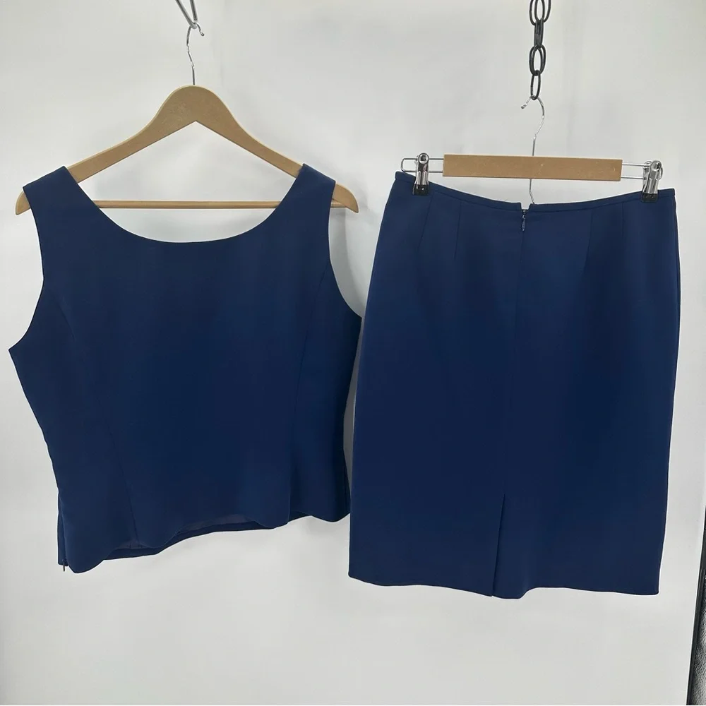 Le Suit 2 Pc Skirt Suit Sleeveless Top Knee Length Womens 10 Blue Corpcore READ
